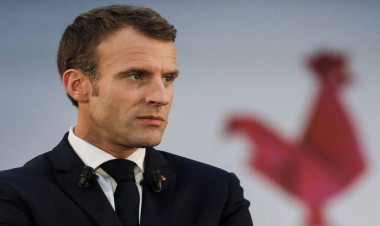 Dünyaca məşhur jurnal Makronu xoruza bənzətdi - FOTO