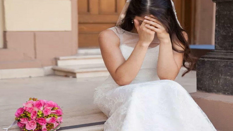 Gələcək qayınanası gəlinə elə hədiyyə verdi ki, toyu ləğv edir