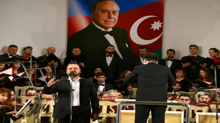 Heydər Əliyevin əziz xatirəsinə həsr olunmuş anım gecəsi keçirilib - FOTO