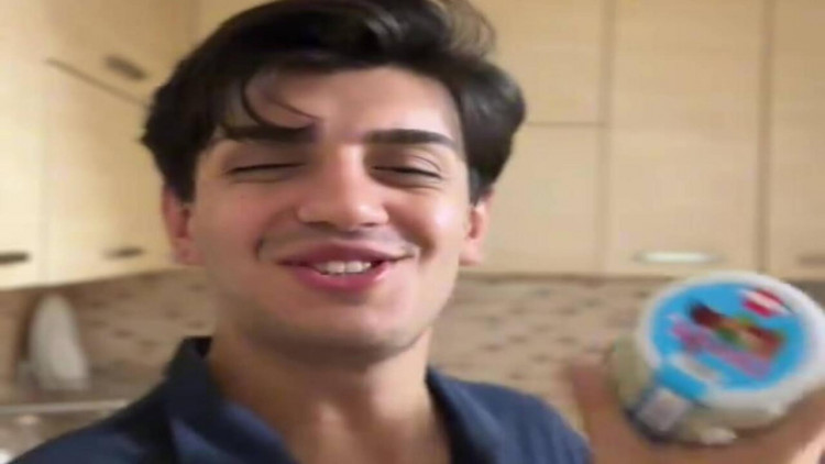 Türk bloqerin milli yeməyimizə reaksiyası gündəm oldu - VİDEO