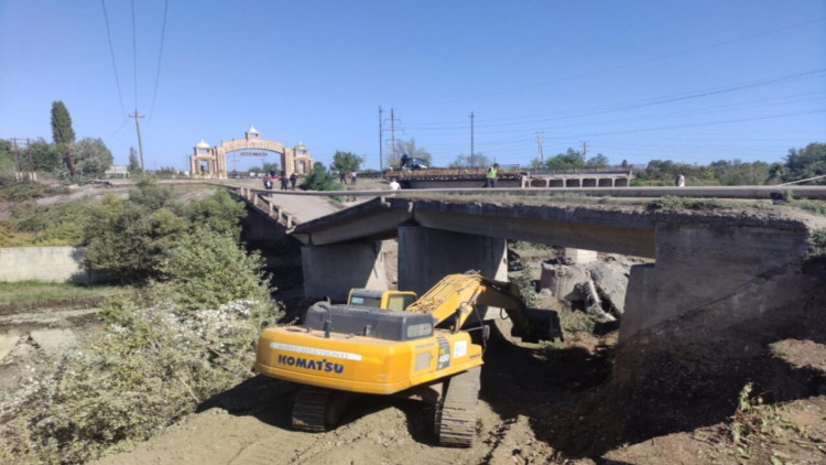 Məşhur körpü sökülür - Sakinlər başqa yola üz tutmalıdır - FOTO