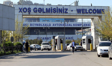 Onlarla taksi sürücüsü avtovağzalda gecələyir - VİDEO