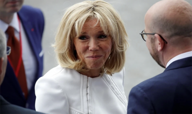 Makronun arvadı dövlət sistemində kişi çıxdı