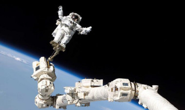 9 saatlıq kosmos səyahəti - Rekord qırıldı