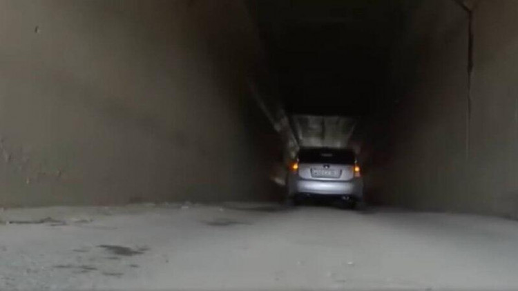 Bakıda dairəvi yolda qəribə tunel - VİDEO