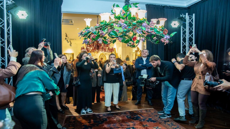“Museum Furniture showroom”da “Xarı Bülbül” çilçırağının təqdimat mərasimi keçirilib - FOTO