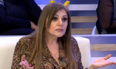 Sonaxanım efirdə parikini çıxardı - 