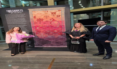 “Astana Balet” Teatrında “İki xalça” baletinin dünya premyerası çərçivəsində “Azərxalça”nın ekspozisiyası təqdim olunub – FOTO