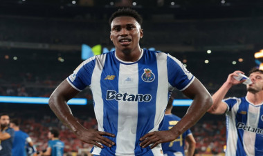 İngiltərə nəhəngi 100 milyon avroya oyunçu ALIR