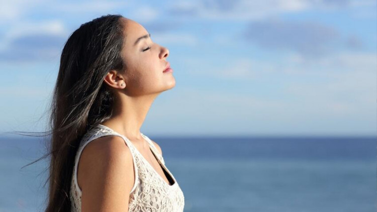 Sadə görünən bu hərəkət bizi sağlam edirmiş - cəmi 5-6 saniyənizi alır