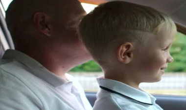 Bakıda 7 yaşlı uşaq faciəvi şəkildə öldü - Atasının qucağında maşın sürmək öyrənirdi