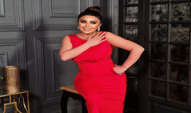 Efirdə müğənni tanınmış aşığa hücum çəkdi - VİDEO