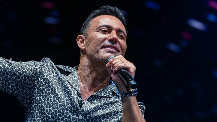 Böyük Britaniya türk ulduza ömürlük viza verdi