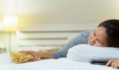 Yeməkdən sonra yuxunuz gəlirsə, diqqət – Bu xəstəliyin xəbərçisi ola bilər!