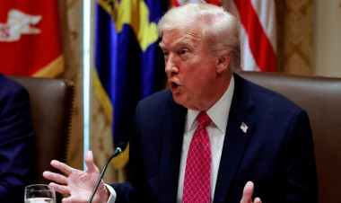 Tramp: “Rusiya palçıqda ilişib qaldı”