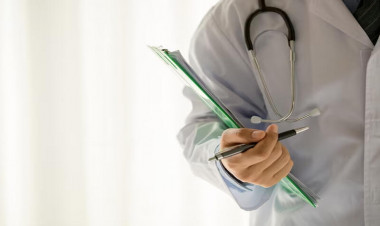 Tanınmış həkim vəfat etdi - FOTO