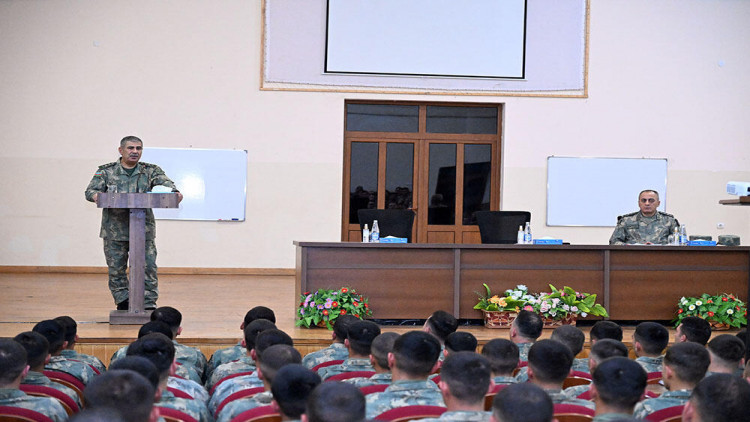 Zakir Həsənov Komandonun şəxsi heyyətinə tapşırıqlar verdi - FOTO