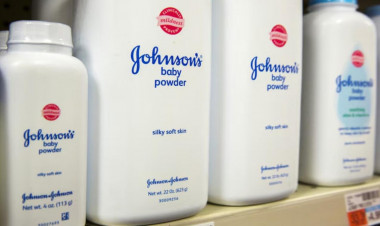 Məşhur uşaq pudraları xərçəng yaradır? - Minlərlə şikayətçi var