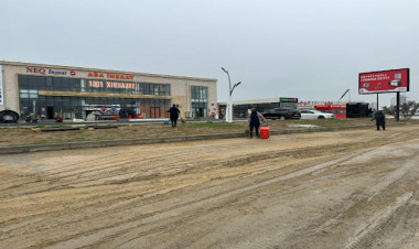 Bakıda ticarət mərkəzində meyit TAPILDI