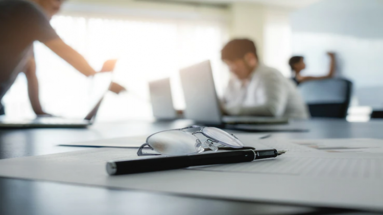 Məşhur qida şirkəti 16 min işçini çıxarır