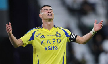 Ronaldo bu hərəkəti ilə gündəm oldu - VİDEO