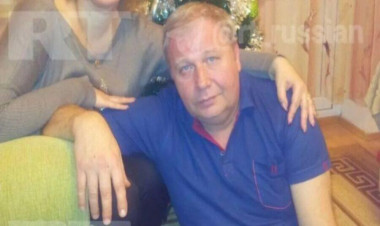 Həlak olan qəhrəman pilotun evinin qarşısı - VİDEO