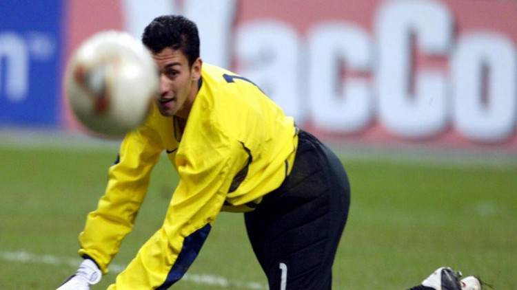 Arvadı məşhur qapıçısını 