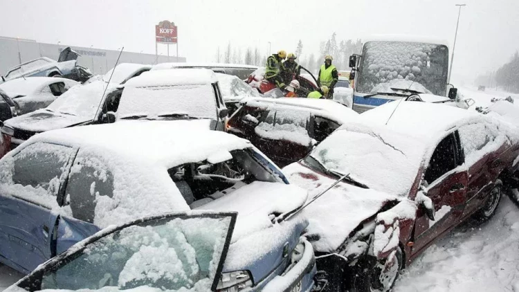 Ermənistanda 100 maşın toqquşdu - ölən var