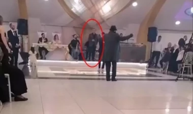 Müğənni toyda səhnədə ÖLDÜ - FOTO