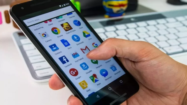 Telefonunuzda bu proqram varsa, ehtiyatlı olun - Kartınız oğurlana bilər