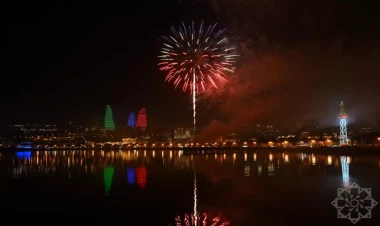 Bakı Yeni ili belə qarşıladı - VİDEO - FOTO