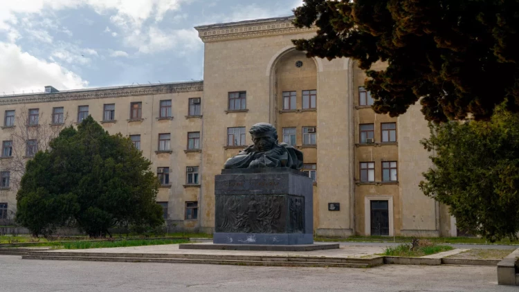 “Azərbaycanfilm”in direktoru işdən çıxarıldı