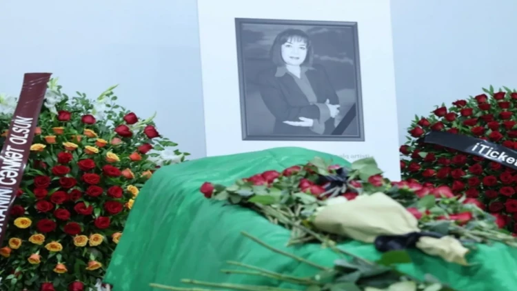 Təzə Pir məscidində Xalq artisti Əminə Yusifqızı ilə vida mərasimi keçirilir - FOTO