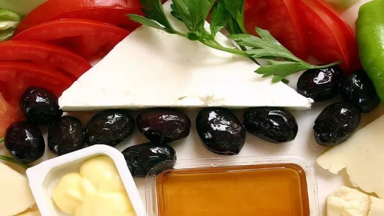 Zeytun və pendiri birlikdə yeməyin - XƏBƏRDARLIQ