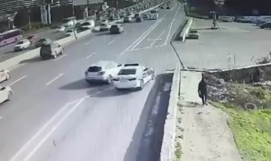 Bakıda YPX maşını dəhşətli qəzaya düşdü - Anbaan görüntülər