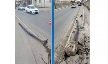 Bakıda qəza: İşıqfor yararsız hala düşdü - FOTO
