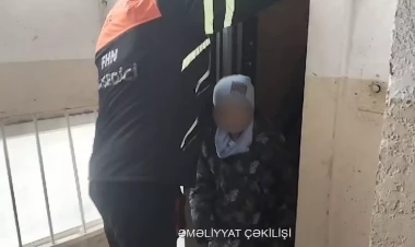 Liftdə köməksiz qalanlar belə xilas edildi - VİDEO