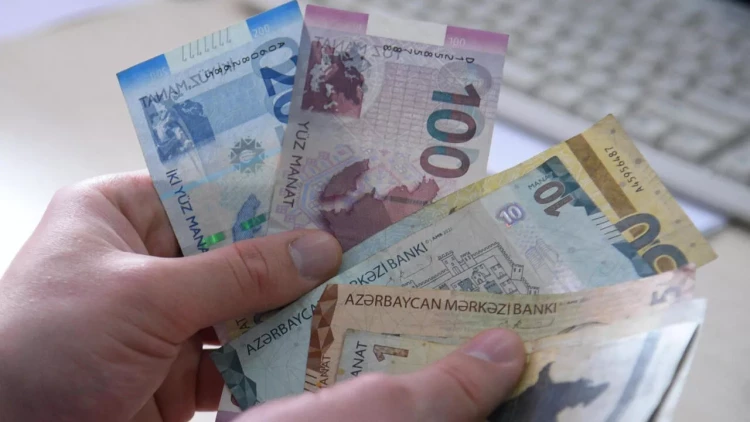 Maaş gecikəndə işçiyə əlavə faiz verilməlidir - QANUN