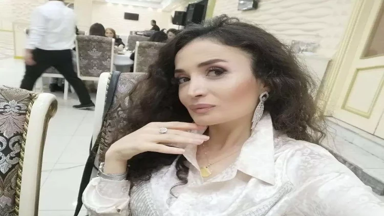 Azərbaycanlı aktrisa nişanlandı - FOTO