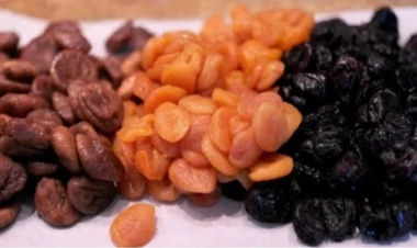 Bal və kişimş möcüzəsi: Quru öskürəyi kəsir, qıcıqlanmanı aradan qaldırır