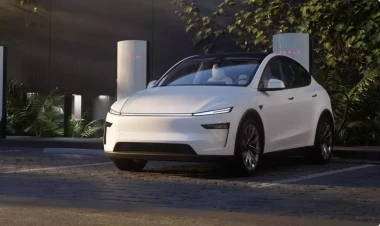 Tesla yeni modelini təqdim etdi - FOTO