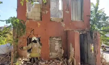 İstanbulda bina çökdü - Xilasedicilər səfərbər edildi