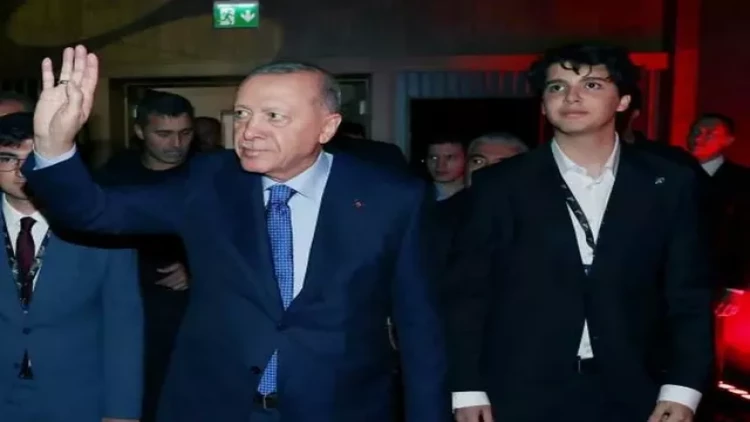 Ərdoğanın nəvəsi çıxışı ilə gündəm oldu -  VİDEO