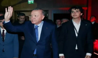 Ərdoğanın nəvəsi çıxışı ilə gündəm oldu -  VİDEO