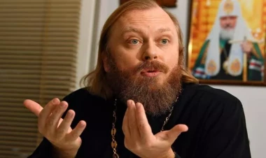 Rusiya kilsəsi: Polşa prezidenti ölülərlə yox, şeytanlarla danışır