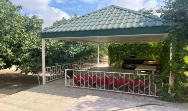 Xalq artisti bağ evini SATIR: 