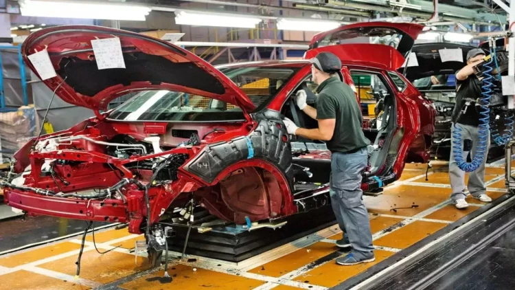 Avtomobil nəhəngi fabriklərini bağlayır - 20 min nəfər işsiz qalacaq