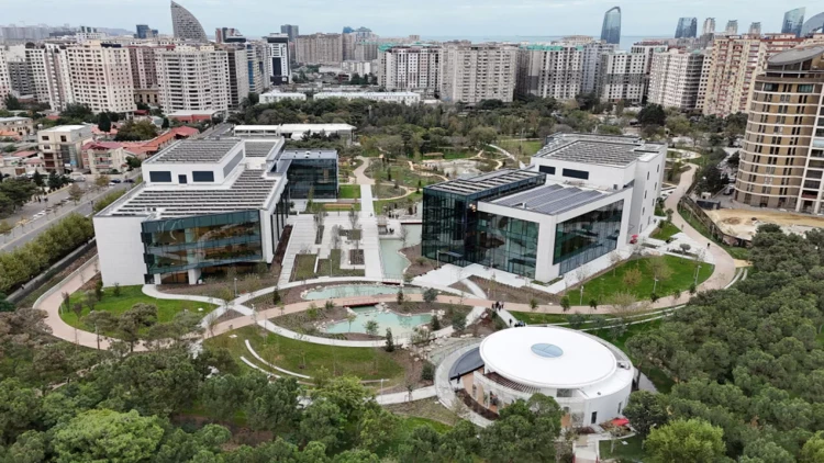 Bu gün açılışı olan universitetdən - FOTOlar