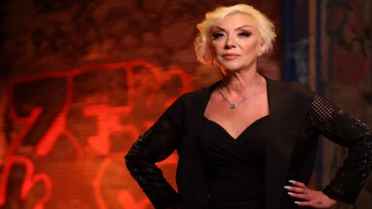 Faciəvi şəkildə ölən müğənninin oğlunun görüntüsü müzakirə yaratdı - VİDEO