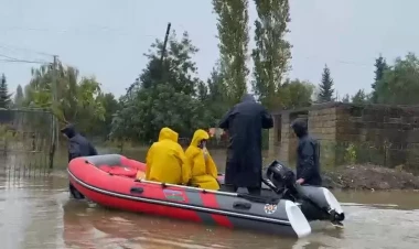 Astarada bəzi əraziləri su basdı - 30 nəfər təxliyə edildi
